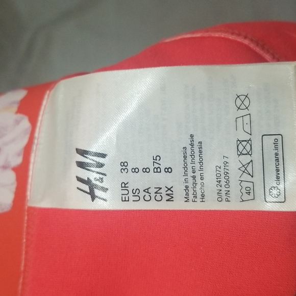 H&M Bikini Top SM - Picture 3 of 3